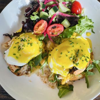 Mama Grande's Cafe - Crab Egg Benedict - Breakfast & Brunch Near Me - Seattle, Washington Mama Grande's Cafe - Crab Egg Benedict - Breakfast & Brunch Near Me - Seattle, Washington