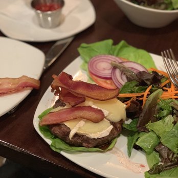 Juniper Bar - Burger with bacon and Brie - Cocktail Bars Near Me - New York, New York