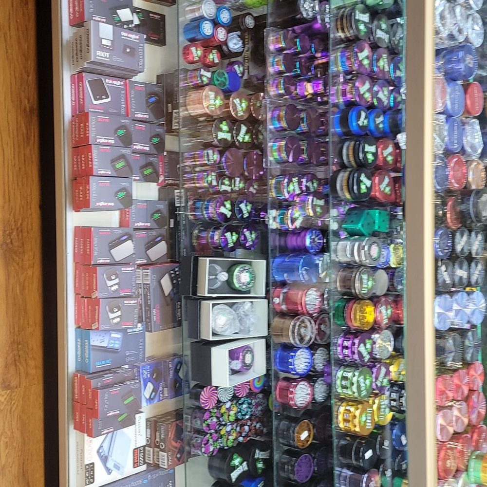 Cambridge Smoke shop - Tobacco Shops Near Me - Cambridge, Massachusetts