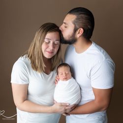 Shoot Through Studio - Newborn Photography