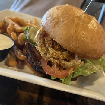 Blackdog Bar & Grill - American Near Me - Forest Grove, Oregon