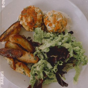 Black Eyed Susans - Jumbo Lump Crab Cake - Salad Near Me - Harvey Cedars, New Jersey