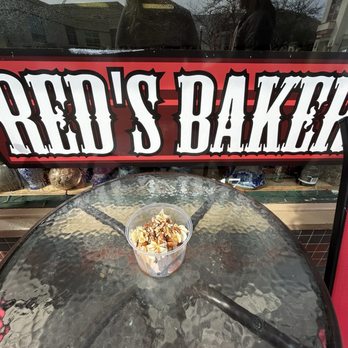 Red's Bakery - Bakeries Near Me - Nanaimo, British Columbia