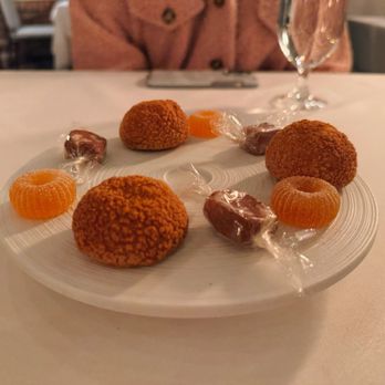 The Village Pub - Mignardises - Pubs Near Me - Woodside, California The Village Pub - Mignardises - Pubs Near Me - Woodside, California