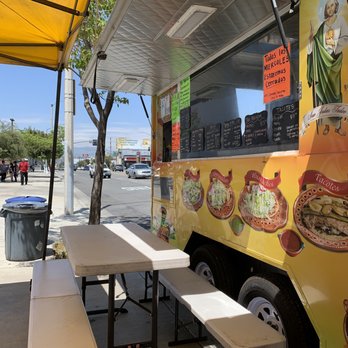 Cemitas Poblanos Cinco De Mayo - They had these little benches under shade for their customers - Food Trucks Near Me - Los Angeles, California Cemitas Poblanos Cinco De Mayo - They had these little benches under shade for their customers - Food Trucks Near Me - Los Angeles, California