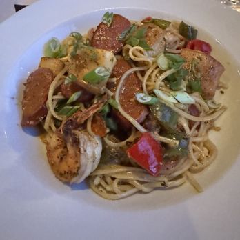 21 Oceanfront - Seafood Linguini Fra Diablo - New American Near Me - Newport Beach, California