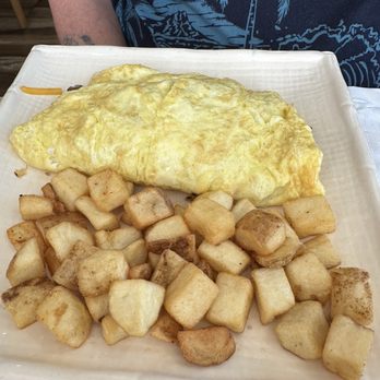 Biscuits And Gravy - Western omelette - Salad Near Me - Clawson, Michigan Biscuits And Gravy - Western omelette - Salad Near Me - Clawson, Michigan