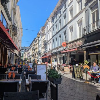 La Luna Di Venezia - Outside table view - Italian Near Me - Brussels, BRU La Luna Di Venezia - Outside table view - Italian Near Me - Brussels, BRU
