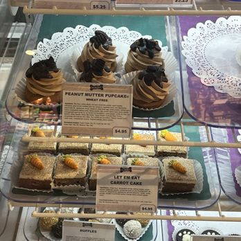 Three Dog Bakery Encino - Cupcakes - Pet Stores Near Me - Los Angeles, California Three Dog Bakery Encino - Cupcakes - Pet Stores Near Me - Los Angeles, California