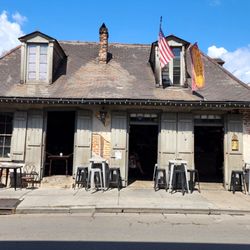 Tastebud Food Tours - Candle light bar!!