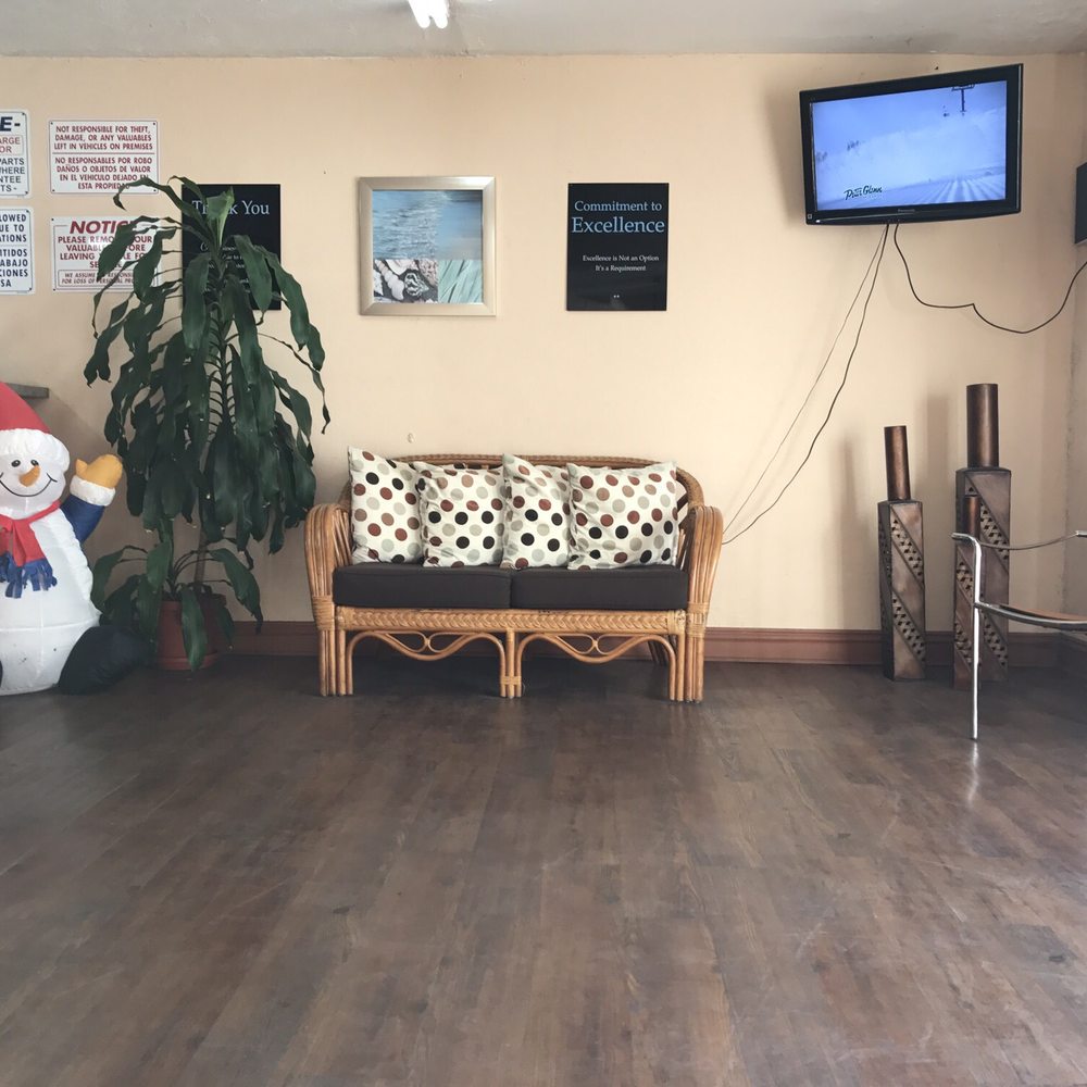 All Import Tech - Comfortable waiting area - Auto Repair Near Me - Miami, Florida All Import Tech - Comfortable waiting area - Auto Repair Near Me - Miami, Florida