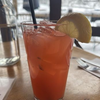 Murphy's Mountain Grill - Strawberry lemonade - American Near Me - Evergreen, Colorado