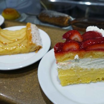 La Mallorquina - Apple Strudel and Strawberry Vanilla Cake - Desserts Near Me - Madrid, M La Mallorquina - Apple Strudel and Strawberry Vanilla Cake - Desserts Near Me - Madrid, M