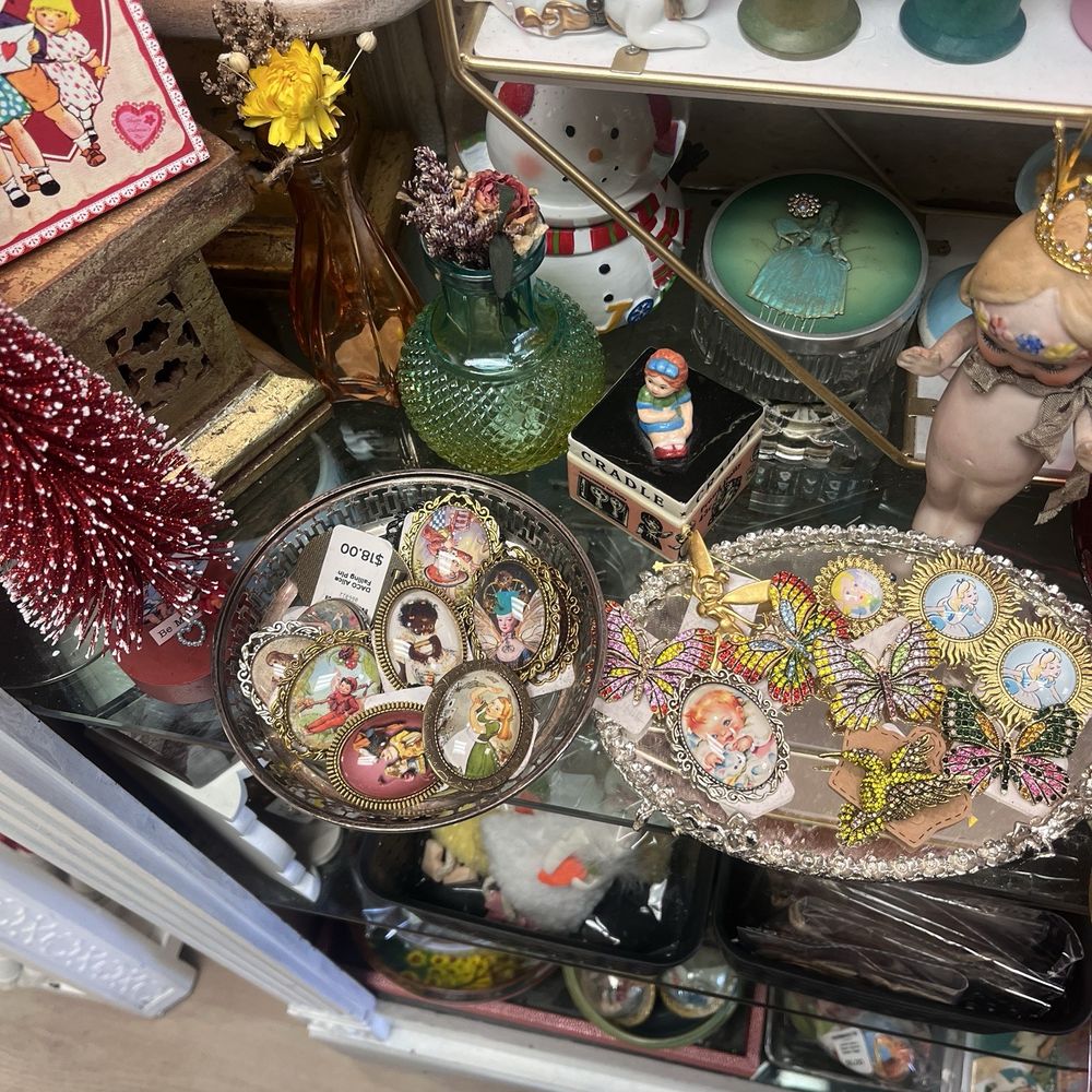 Paris Flea Market - Cutest Pins - Flea Markets Near Me - Livermore, California Paris Flea Market - Cutest Pins - Flea Markets Near Me - Livermore, California