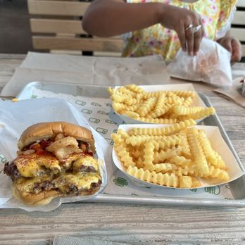 Shake Shack UTC Sarasota - Spicy ShackMeister Fries - Fast Food Near Me - Sarasota, Florida Shake Shack UTC Sarasota - Spicy ShackMeister Fries - Fast Food Near Me - Sarasota, Florida