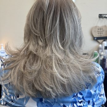 Bella VF Salon - Hair Salons Near Me - New Caney , Texas