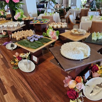Orchids - Dessert table - Breakfast & Brunch Near Me - Honolulu, Hawaii