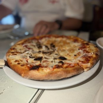 Frankie's Italian Kitchen - Custom Pizza with onions garlic and mushrooms - Italian Near Me - Tarzana, California Frankie's Italian Kitchen - Custom Pizza with onions garlic and mushrooms - Italian Near Me - Tarzana, California