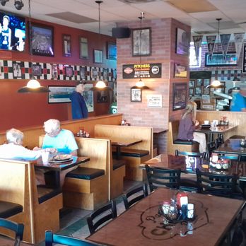 Paul's Chicago Pizza - Comfy, casual setting - Pizza Near Me - Clearwater, Florida