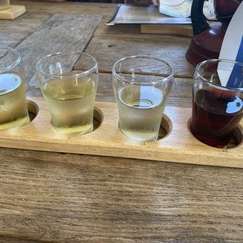 6 Mile Cellars - Flight - Wineries Near Me - Erie, Pennsylvania 6 Mile Cellars - Flight - Wineries Near Me - Erie, Pennsylvania
