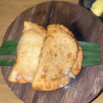 Chambao Cancun - 4 cheese empanadas - Steakhouses Near Me - Cancún, ROO