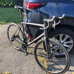 Scottee's Westport Bicycle - Specialized Aethos Pro eTap