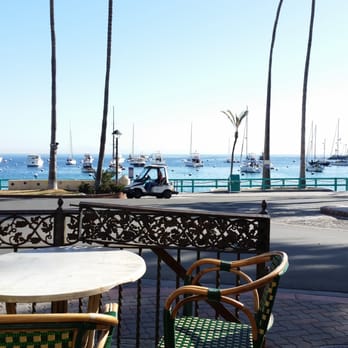 Bellanca Hotel - Breakfast - Hotels Near Me - Avalon, California