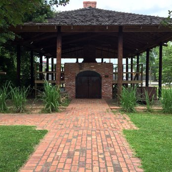 Kent Plantation House - Sugar mill. Still operational, and used once a year during a festival. - Landmarks & Historical Buildings Near Me - Alexandria, Louisiana