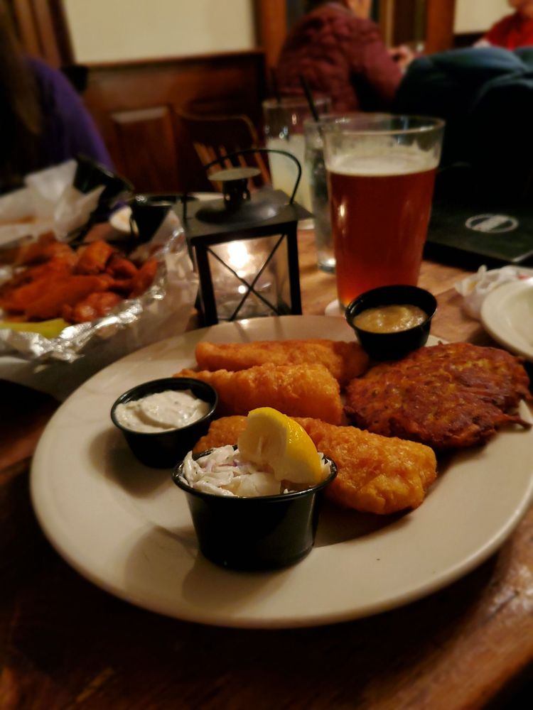 REVERE’S WELLS STREET TAVERN 147 Photos & 205 Reviews 505 Wells St