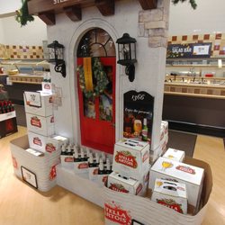 Giant Food Stores - Beer holiday display