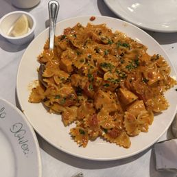 Farfalle Con Salmone