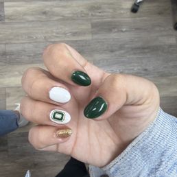 SUNY Oswego graduation nails. SUNY Oswego graduation nails.