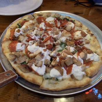 Brooklyn Pizza - White pizza with chicken and pepperoni - Pizza Near Me - Seminole, Florida