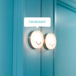 Squeeze Massage - Our ready light takes away the awkward knocking!