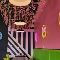 Chaud Coffee - Lighting, seating area, ambience