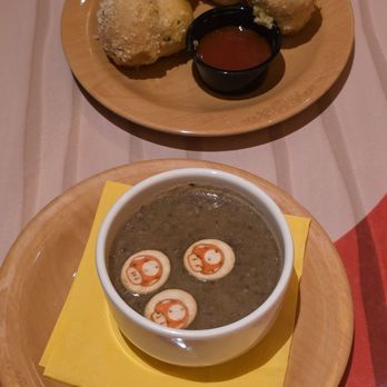 Toadstool Cafe - Mushroom soup and garlic bread bites - Burgers Near Me - Orlando, Florida Toadstool Cafe - Mushroom soup and garlic bread bites - Burgers Near Me - Orlando, Florida