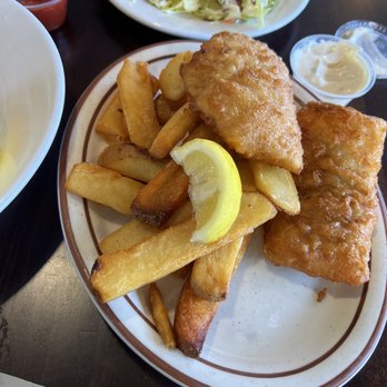 Barbara's Fishtrap - Fish & Chips - Seafood Near Me - Half Moon Bay, California