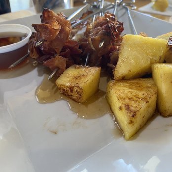 Dallas Grilled Cheese - Bacon Pineapple Lollis - American Near Me - Dallas, Texas Dallas Grilled Cheese - Bacon Pineapple Lollis - American Near Me - Dallas, Texas