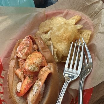 Luke's Lobster  - Small buttered lobster roll and chips! - Seafood Near Me - Seattle, Washington