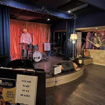 Pearl Moon - Live music on some nights - Pancakes Near Me - Woodstock, New York