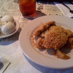 Rhodes North Tavern - Homemade apple crisp