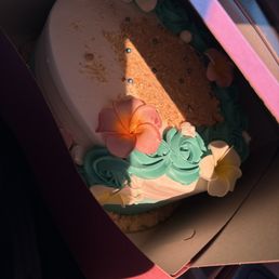 10in cakee 70 bucks order place was on Thursday Great customer service 10in cakee 70 bucks order place was on Thursday Great customer service