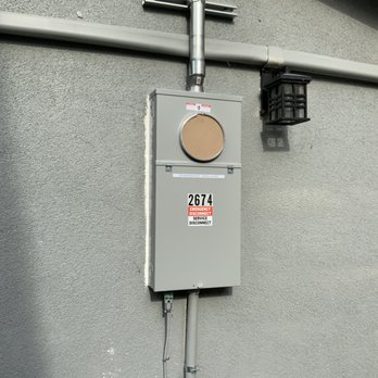 Mario Castillo Electric - New 200 AMP panel - Electricians Near Me - Long Beach, California