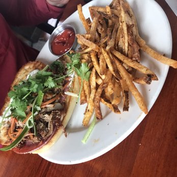 Insula - Pulled pork sand which with fries mmm - New American Near Me - Ely, Minnesota