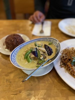 Simply Thai Restaurant by null