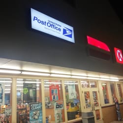 Roadrunner Deli Mart - Signs at this store plus flyers @ Fed Way post offices advertising that this contract US Postal Station is open, but it's not.