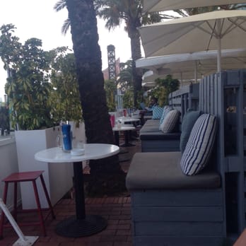Chicken Bar - Outdoor seats! - Burgers Near Me - Barcelona, B