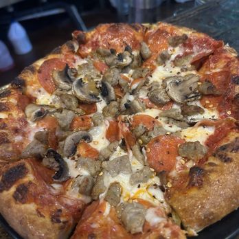 Robbie's - Sausage, olive, mushroom pizza WELL DONE - American Near Me - Rimrock, Arizona Robbie's - Sausage, olive, mushroom pizza WELL DONE - American Near Me - Rimrock, Arizona