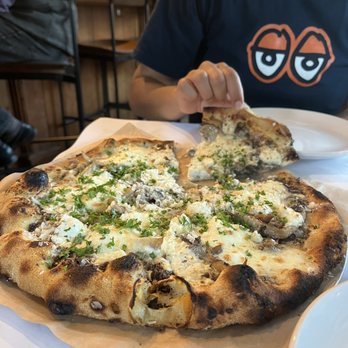 Hazel - Mushroom pizza - Pizza Near Me - Occidental, California