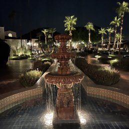 Gorgeous at night, with two great restaurants and live music outside with plenty of heaters.